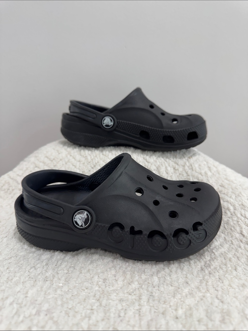 Crocs Kids Black Comfort Clogs - Classic Slip-On Sz 12